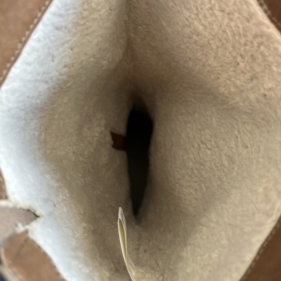 Mukluks Tan & Dark Brown Faux leather Boots w/side zipper & knit detail Size 8 - Picture 14 of 17